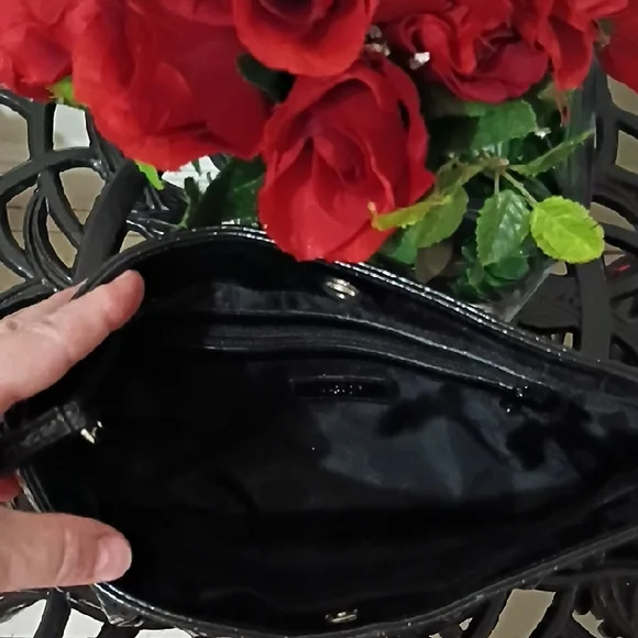 NWOT🎁 FREE GIFT INCLUDED🎁Elegant Black Crocodile-Embossed Women's Clutch - Picture 6 of 13